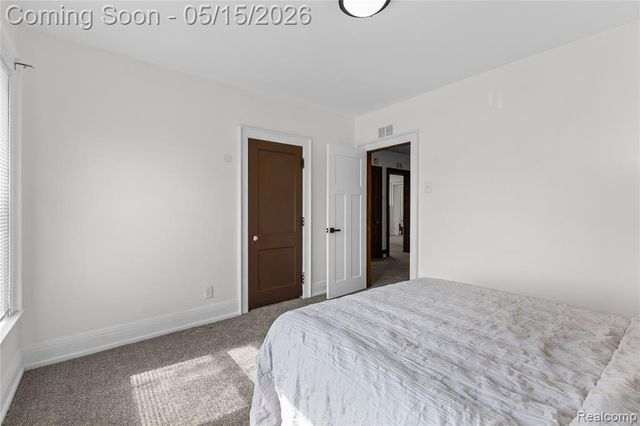 1066 E Grand Boulevard, Detroit, MI 48207