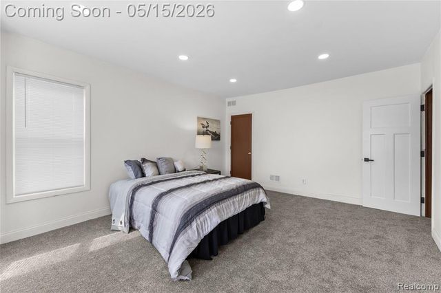 1066 E Grand Boulevard, Detroit, MI 48207