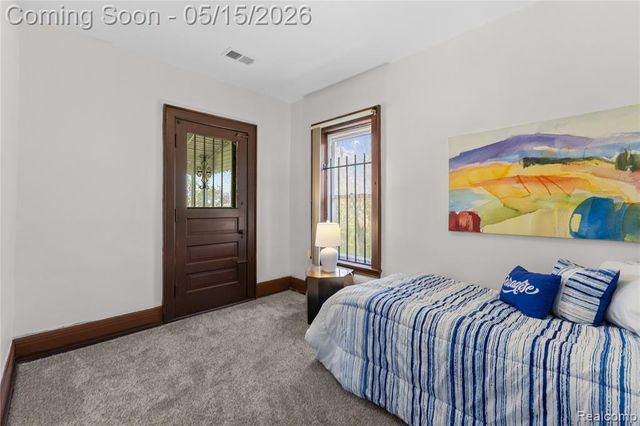 1066 E Grand Boulevard, Detroit, MI 48207