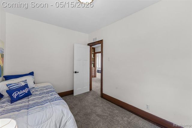 1066 E Grand Boulevard, Detroit, MI 48207