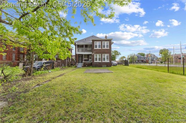 1066 E Grand Boulevard, Detroit, MI 48207