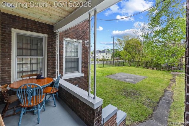 1066 E Grand Boulevard, Detroit, MI 48207