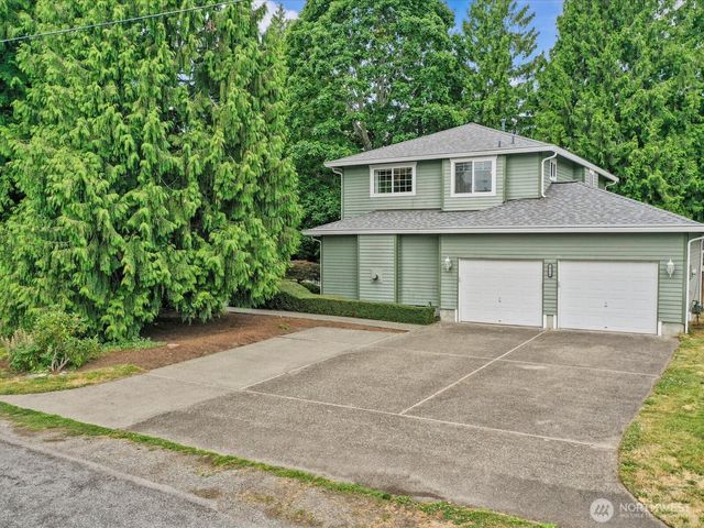 18319 Driftwood Drive E, Lake Tapps, WA 98391