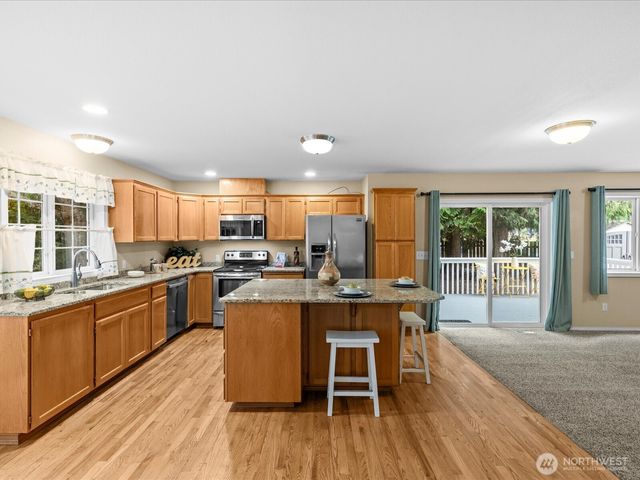 18319 Driftwood Drive E, Lake Tapps, WA 98391