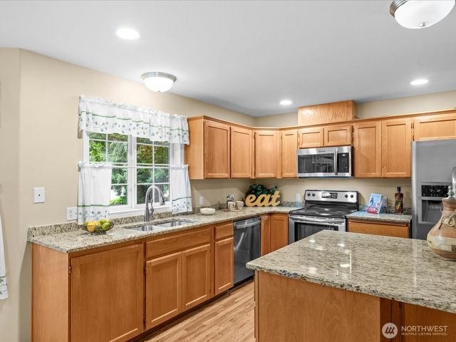 18319 Driftwood Drive E, Lake Tapps, WA 98391