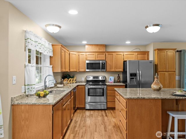 18319 Driftwood Drive E, Lake Tapps, WA 98391