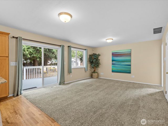 18319 Driftwood Drive E, Lake Tapps, WA 98391