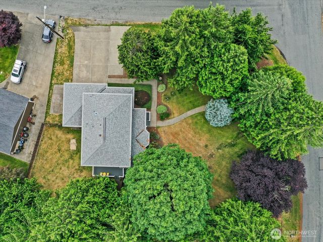 18319 Driftwood Drive E, Lake Tapps, WA 98391