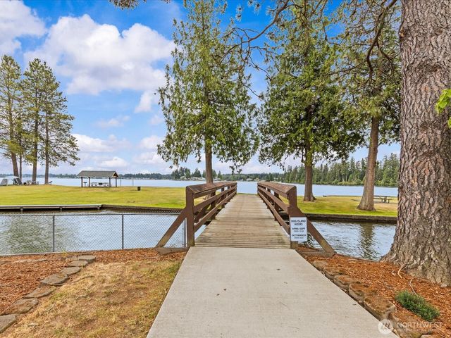 18319 Driftwood Drive E, Lake Tapps, WA 98391