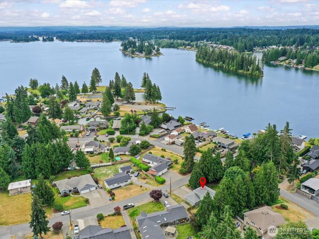 18319 Driftwood Drive E, Lake Tapps, WA 98391