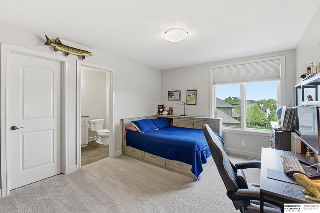 19032 Hamilton Street, Elkhorn, NE 68022