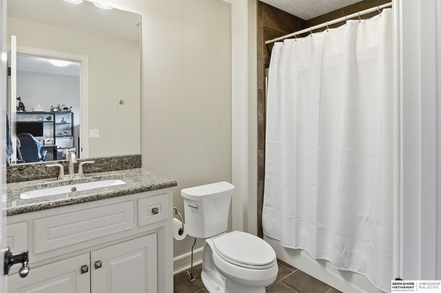 19032 Hamilton Street, Elkhorn, NE 68022
