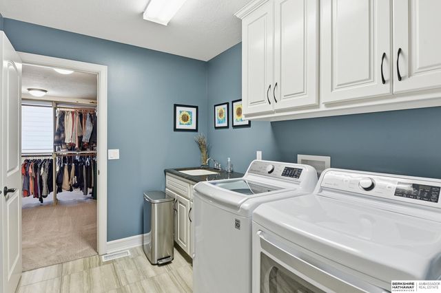 19032 Hamilton Street, Elkhorn, NE 68022