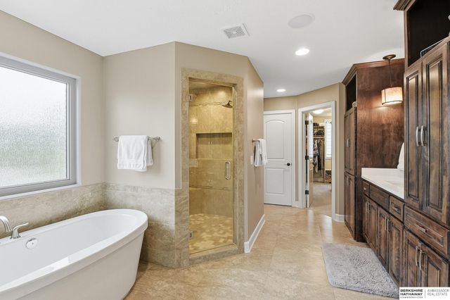 19032 Hamilton Street, Elkhorn, NE 68022