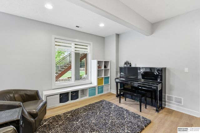 19032 Hamilton Street, Elkhorn, NE 68022