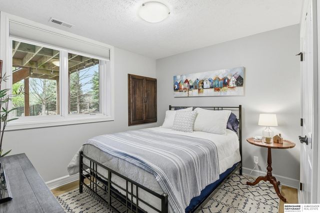 19032 Hamilton Street, Elkhorn, NE 68022