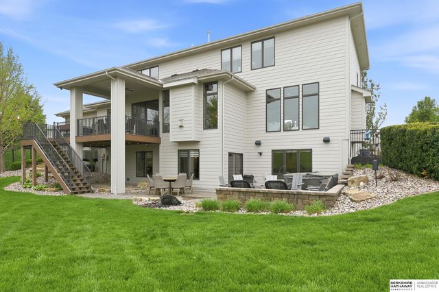 19032 Hamilton Street, Elkhorn, NE 68022
