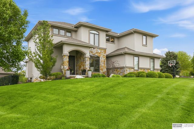 19032 Hamilton Street, Elkhorn, NE 68022