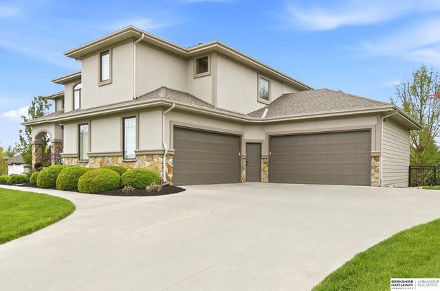 19032 Hamilton Street, Elkhorn, NE 68022