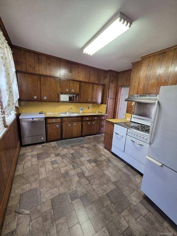 69-35 Hessler Avenue, Arverne, NY 11692