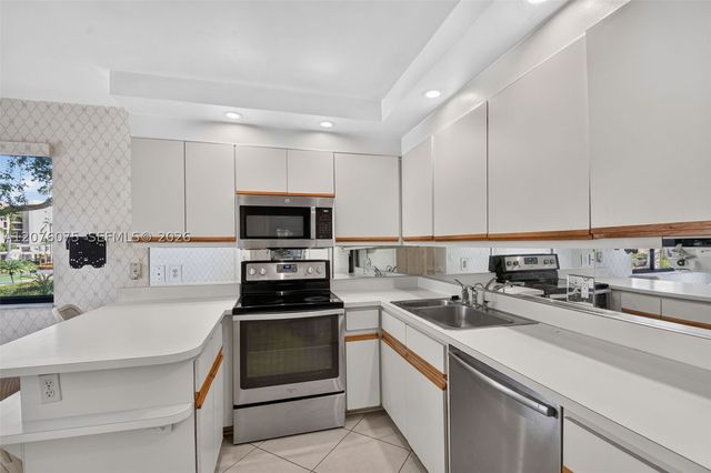 5310 S Fountains Dr S 217, Lake Worth, FL 33467