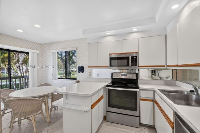 5310 S Fountains Dr S 217, Lake Worth, FL 33467