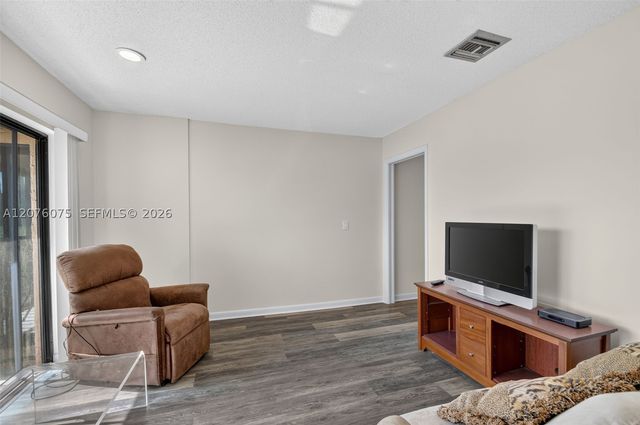 5310 S Fountains Dr S 217, Lake Worth, FL 33467