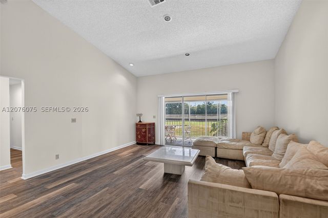 5310 S Fountains Dr S 217, Lake Worth, FL 33467