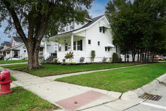 34804 Ash Street, Wayne, MI 48184