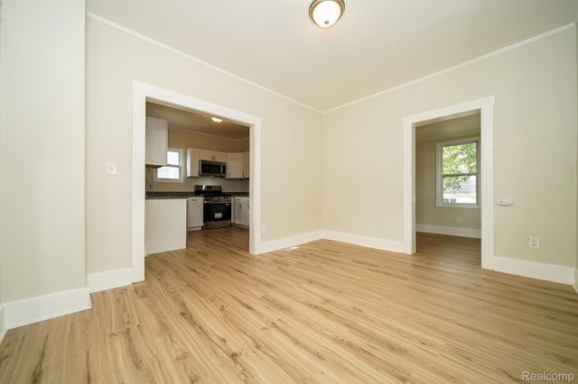 34804 Ash Street, Wayne, MI 48184