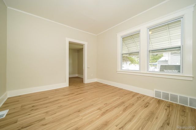 34804 Ash Street, Wayne, MI 48184