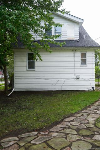 34804 Ash Street, Wayne, MI 48184