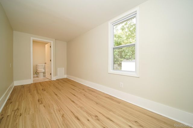 34804 Ash Street, Wayne, MI 48184