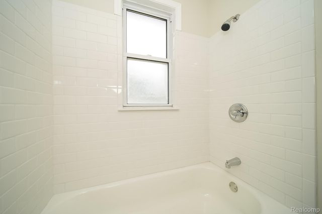 34804 Ash Street, Wayne, MI 48184