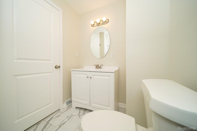 34804 Ash Street, Wayne, MI 48184
