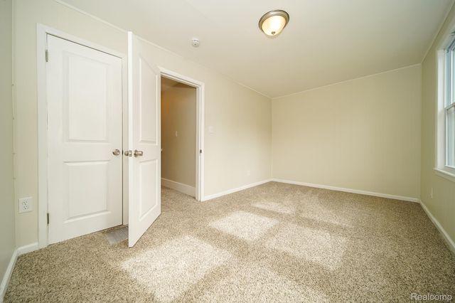 34804 Ash Street, Wayne, MI 48184