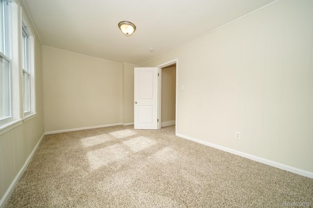 34804 Ash Street, Wayne, MI 48184