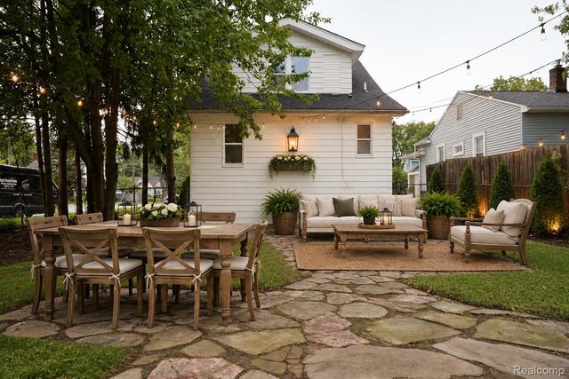 34804 Ash Street, Wayne, MI 48184