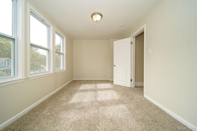34804 Ash Street, Wayne, MI 48184