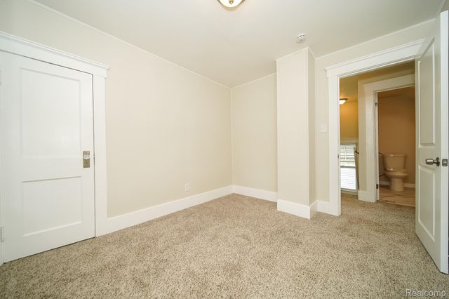 34804 Ash Street, Wayne, MI 48184