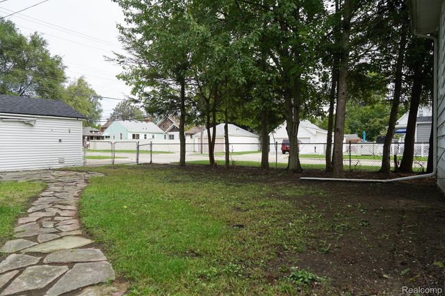 34804 Ash Street, Wayne, MI 48184