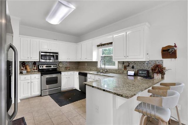 320 Riverbirch Lane, Lawrenceville, GA 30044