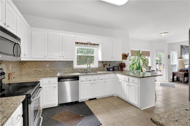 320 Riverbirch Lane, Lawrenceville, GA 30044
