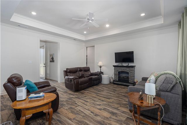 107 Rose Row Ln, Winona, TX 75792