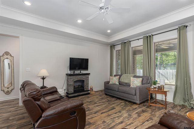 107 Rose Row Ln, Winona, TX 75792
