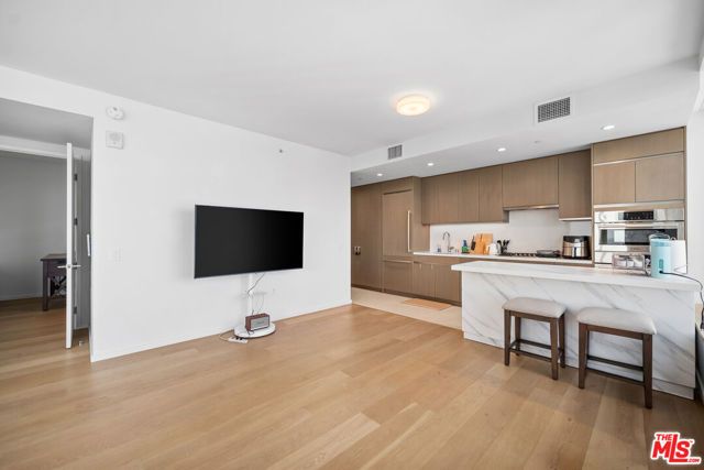 889 Francisco Street 3603, Los Angeles, CA 90017