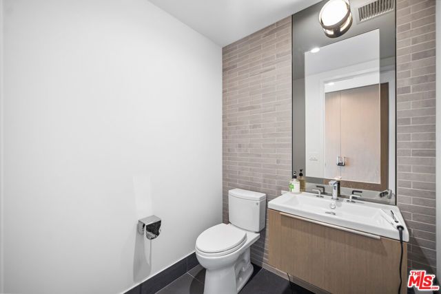 889 Francisco Street 3603, Los Angeles, CA 90017