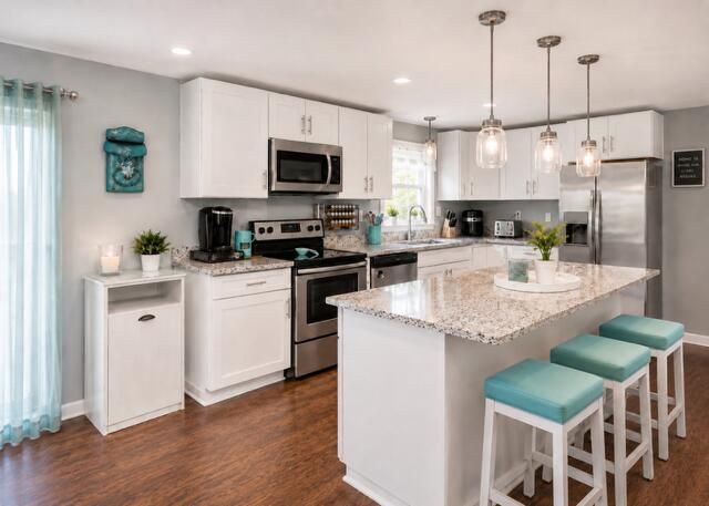 163 Glen Street, Summerville, SC 29483