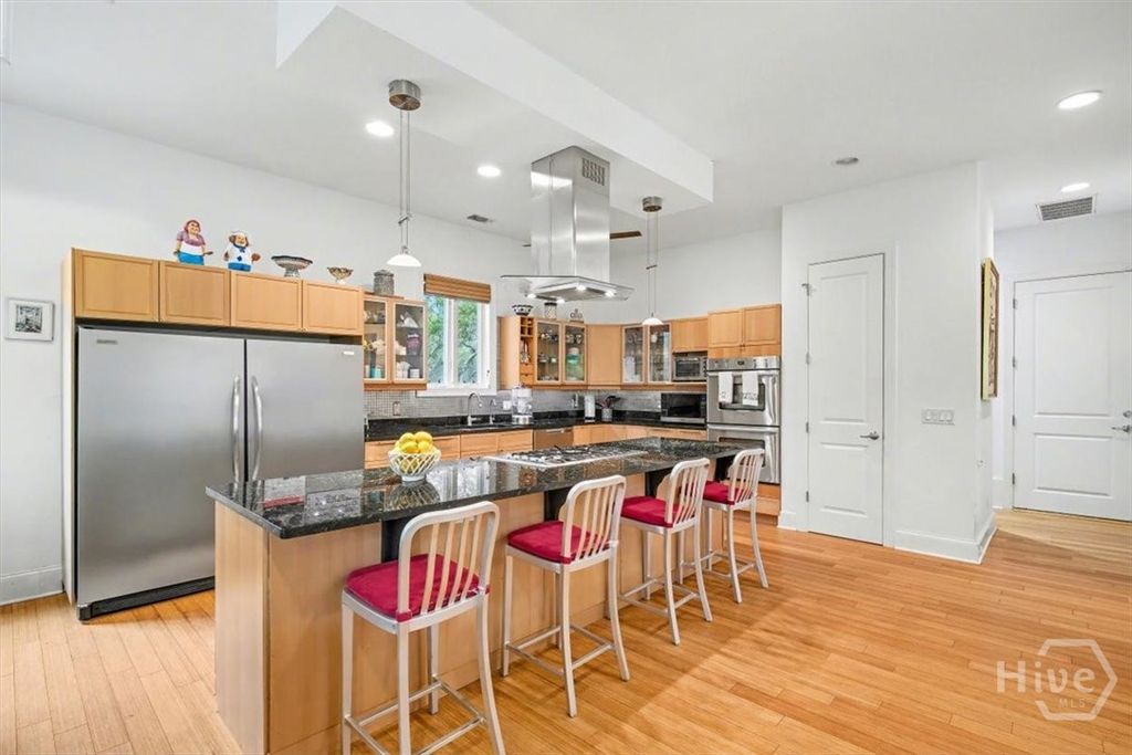 Image 11 of property listing at 9 Oak Glade Court, Savannah, GA 31411