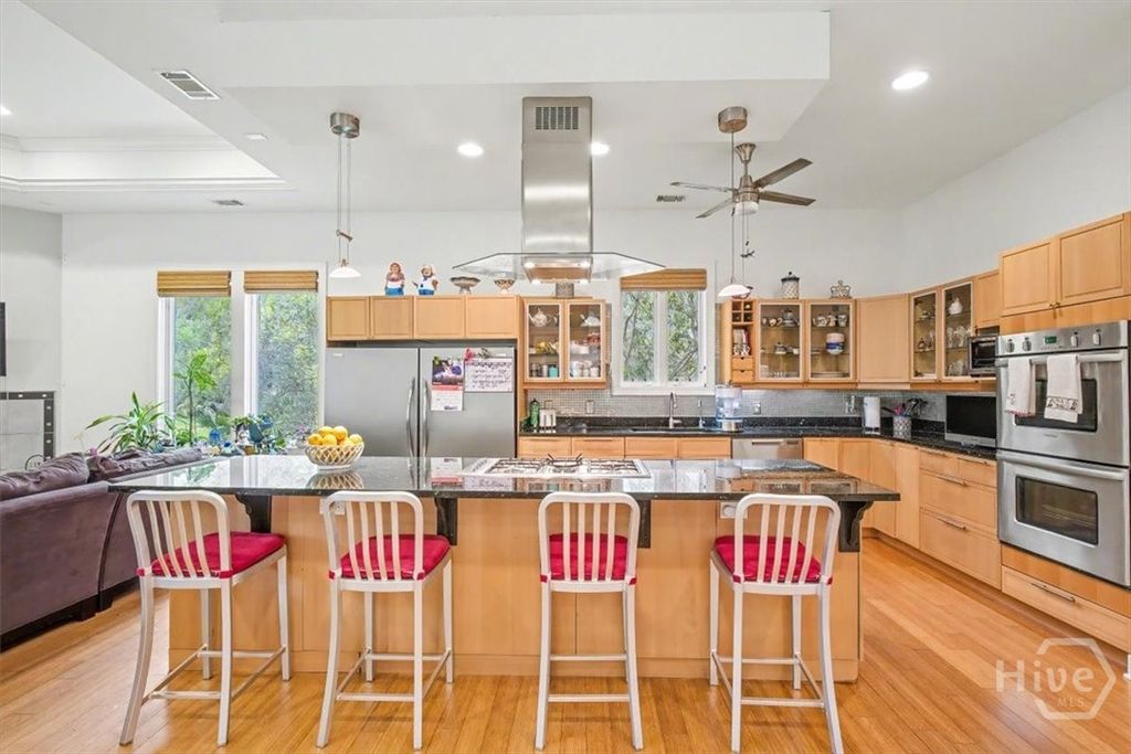 Image 12 of property listing at 9 Oak Glade Court, Savannah, GA 31411